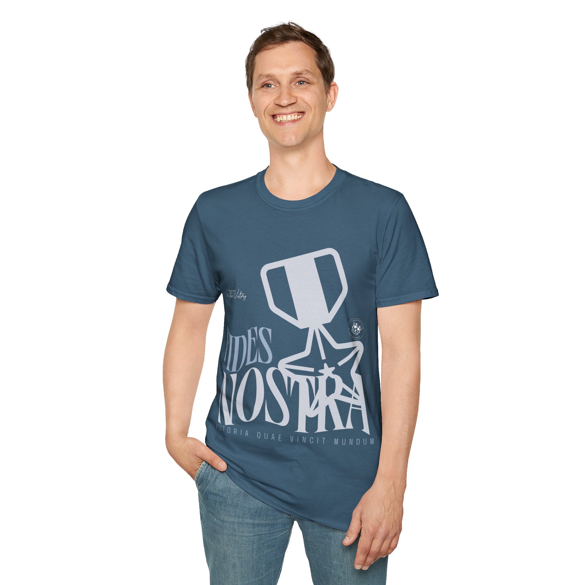 Fides Nostra Grafik-T-Shirt